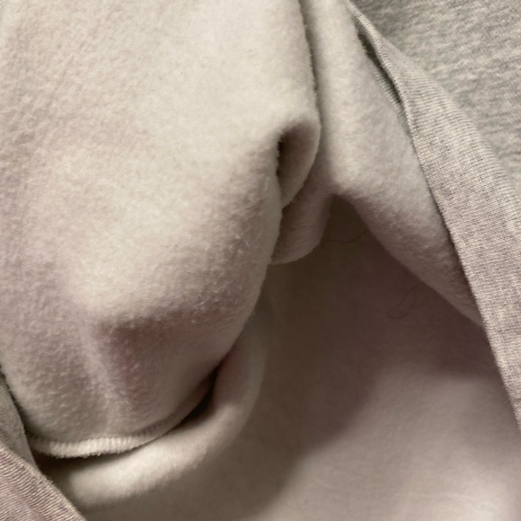 Brunette Sweater size M/L - Picture 2 of 2